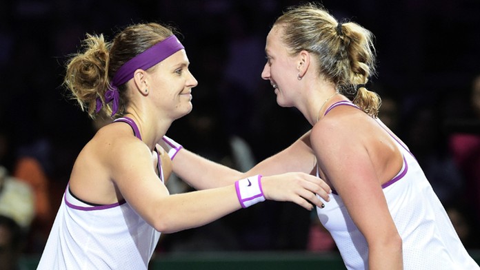 České reprezentantky Petra Kvitová (vpravo) a Lucie Šafářová.