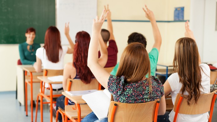 Študenti v triede - ilustračná foto