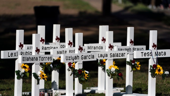 Matka útočníka z texaskej školy šokuje: Mal svoje dôvody. Základnú školu si vybral, aby bol bližšie k deťom