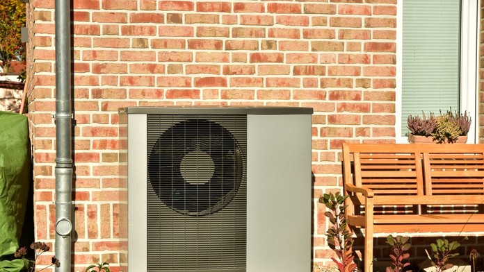 Sulík zrušil projekt Zelená domácnostiam. Milióny tak pôjdu na dotáciu tepelných čerpadiel pre súkromné domy