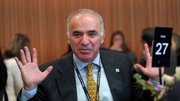 Kasparov tvrdí, že mu hrozí atentát: Západné bezpečnostné služby ma varovali pred ohrozením života