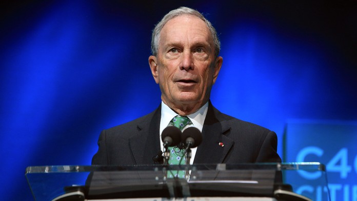 Na archívnej snímke z 3. decembra 2015 bývalý starosta New Yorku Michael Bloomberg 