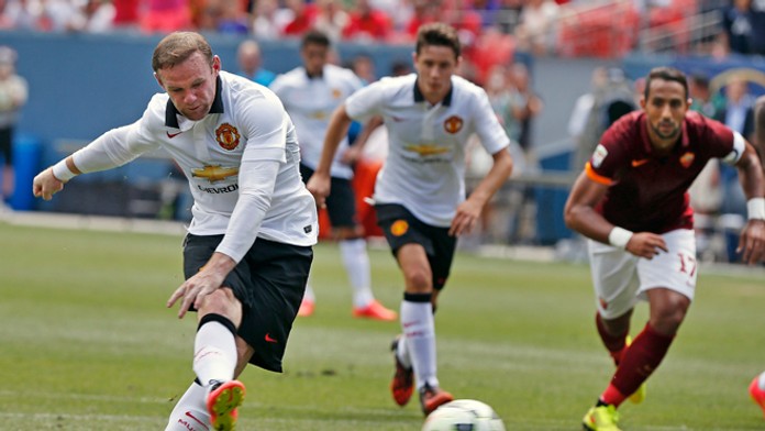 Wayne Rooney (ManU) v exibičnom zápase proti AS Rím.