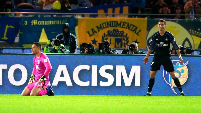 Cristiano Ronaldo a jeho typická oslava gólu.