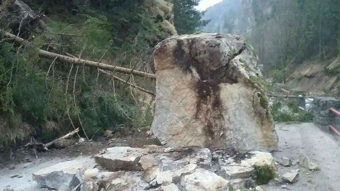 Spadnutý balvan vo Vrátnej doline.