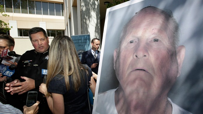 Josepha DeAngela susedia opisovala ako náladového starého muža. 