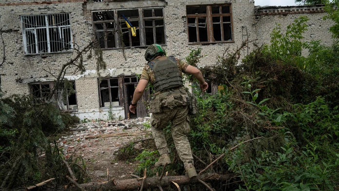 Rusi používajú v boji novú chemickú zbraň. Podľa Ukrajincov zabíja do piatich minút