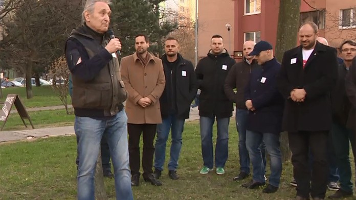 Primátor neprišiel do Dúbravky vysvetliť výstavbu náhradných bytov