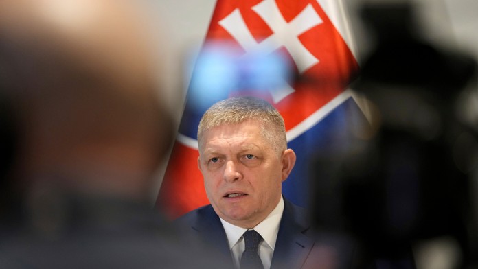 Predseda vlády SR Robert Fico (Smer-SD) počas tlačovej konferencie v Bruseli