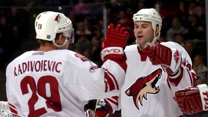 Jeff Taffe (vpravo) na archívnej snímke so Slovákom Brankom Radivojevičom.