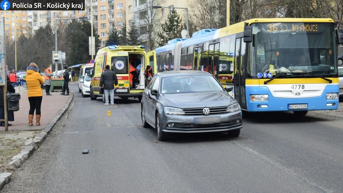 Vážna nehoda na košickom sídlisku Ťahanovce.