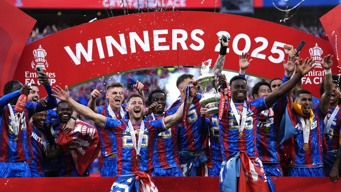 Hráči Crystal Palace sa radujú z FA Cupu