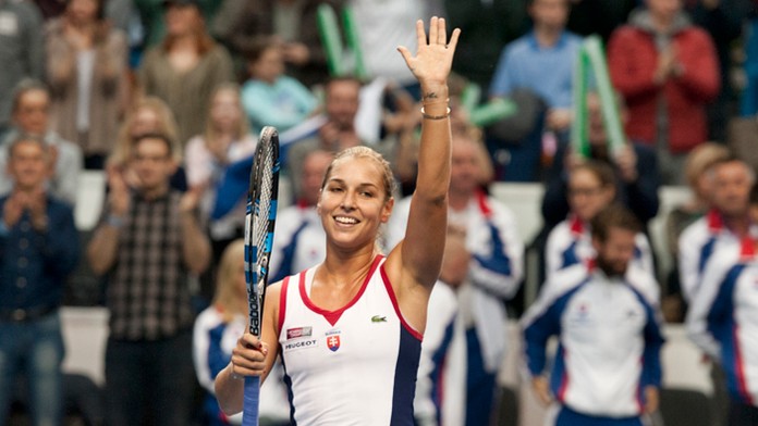 Víťazné gesto Dominiky Cibulkovej po víťazstve nad Kimberly Birrellovou.