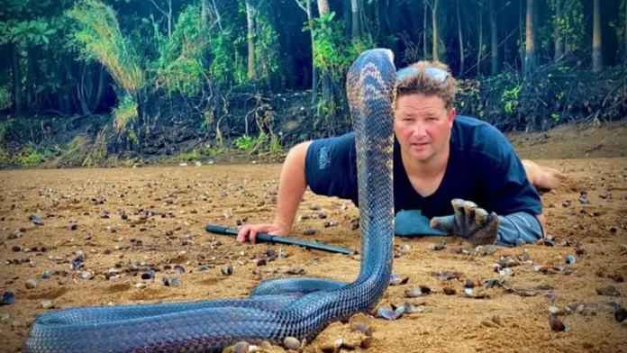 Ľudí pred ním sám varoval. Známy youtuber zomrel po uštipnutí jedovatým hadom