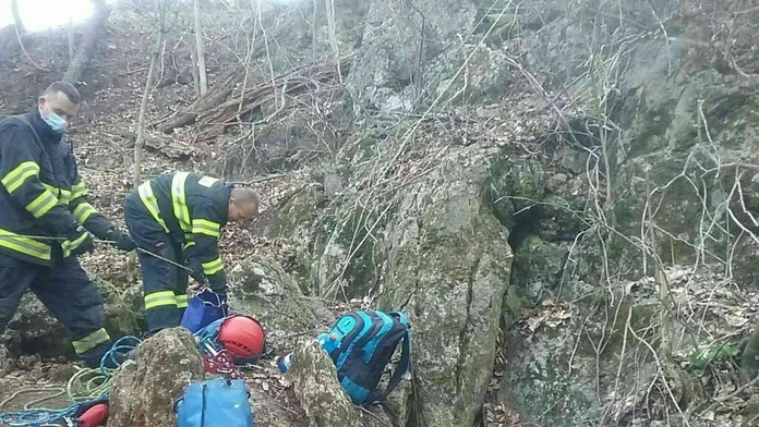 Záchranná akcia v jaskyni v obci Hubina.
