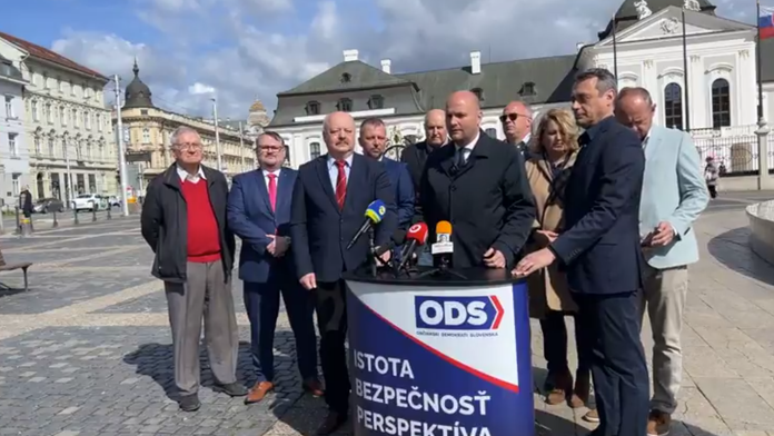 Mimoparlamentné strany