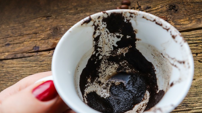 Nečakaný objav vedcov. Keď do betónu pridali kávové usadeniny, vznikol ešte odolnejší materiál