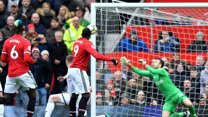Lukaku otvoril skóre zápasu so Swansea už v piatej minúte.