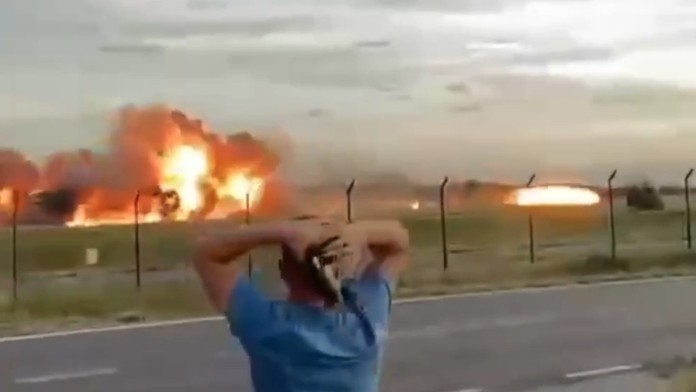 VIDEO: Nácvik na leteckú šou sa skončil tragédiou. Pilot poľskej stíhačky F-16 zahynul pri nepodarenom manévri