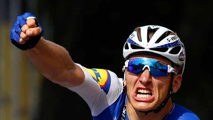 Nemecký cyklista Marcel Kittel (Quick-Step) oslavuje víťazstvo v šiestej etape Tour de France.