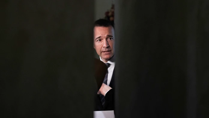 Zasadnutie vlády, na snímke minister školstva T. Drucker