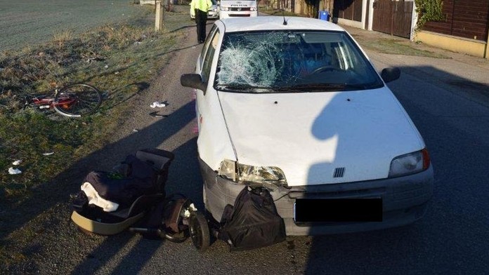Babka, dcéra a vnučky sa prechádzali. Narazila do nich vodička