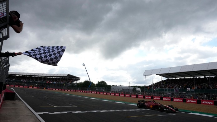 Chaos počas Veľkej ceny Veľkej Británie. Polícia zadržala na trati sedem ľudí