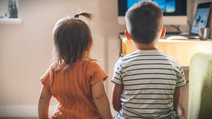 Deti nechala doma samé a odišla na dovolenku. Ilustračná snímka. 