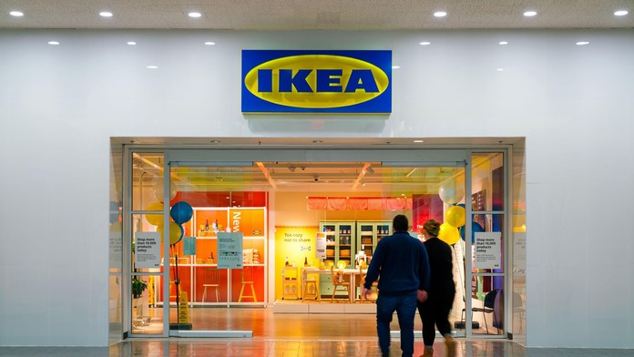 Na snímke vchod obchodného domu Ikea.