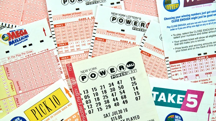 Dôchodkyňa vyhrala rozprávkový jackpot. Žreb však zabudla v bunde, ktorú darovala charite