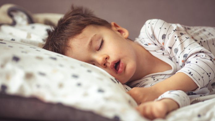 Pravidelný spánkový režim robí deti múdrejšími a šťastnejšími, ukázala štúdia. Jeho nedostatok má zlý vplyv na vývin mozgu