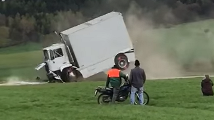 Pri teste takmer zomrel vodič.