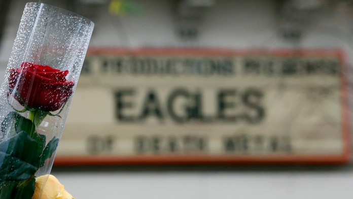 Eagles of Death Metal chce opäť vystúpiť v Bataclane. 