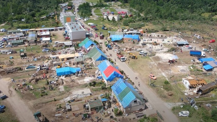 Osada Pánov po vyčíňaní tornáda.