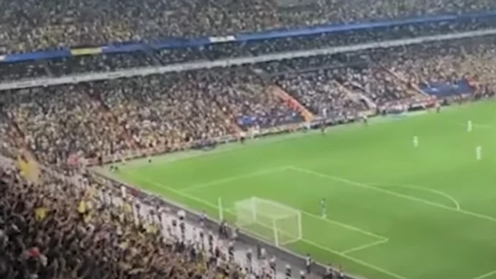 VIDEO: Šokujúce správanie tureckých fanúšikov. Proti Kyjevu oslavovali Vladimira Putina