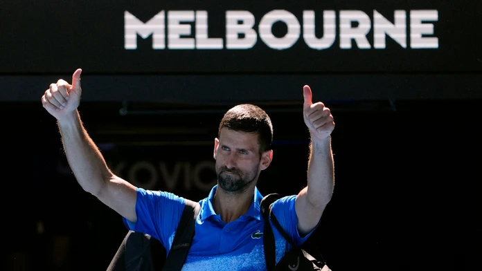 VIDEO: Rekordný grandslamový titul z toho nebude. Novak Djokovič si pri odchode vypočul bučanie fanúšikov