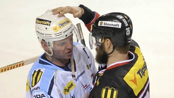 Jozef Stümpel (HC Nitra) a Michal Handzuš (HC´05 Banská Bystica).