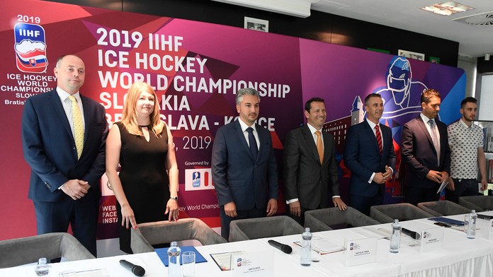 Tlačová konferencia organizačného výboru 2019 IIHF majstrovstiev sveta v ľadovom hokeji v Košiciach 29. mája 2018.