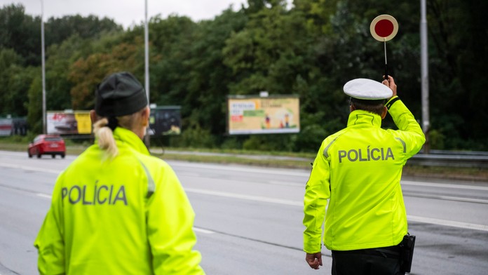 Zákaz alkoholu pre spolujazdcov už od mája. Nové pravidlá majú dôležitú výnimku