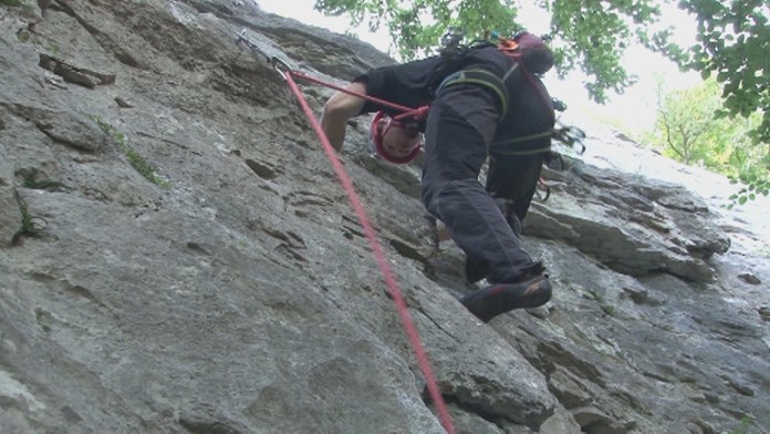 Adepti musia vyliezť niekoľko ciest.