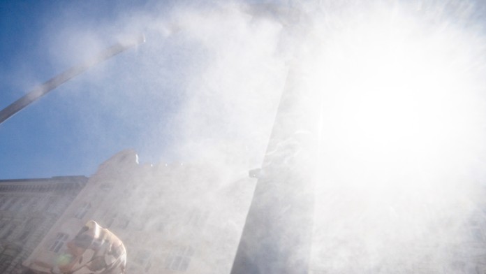 Cez deň horúčavy, podvečer hrozia silné búrky. SHMÚ vydal viacero výstrah