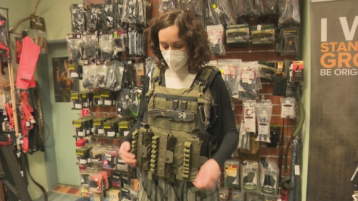 Nielen cestoviny, plienky či deky. Ukrajina potrebuje aj nepriestrelné vesty, tie sú však vypredané