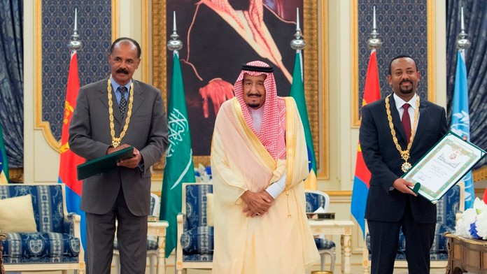 Eritrejský prezident Isaias Afwerki a etiópsky premiér Abiy Ahmed podpísali v nedeľu mierovú dohodu.