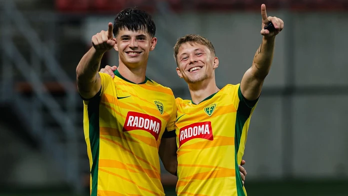 Miliónový obchod so Slovákom. Barcelona či Salzburg, napokon klub kúsok od hraníc? Jeho boss už letí pod Dubeň