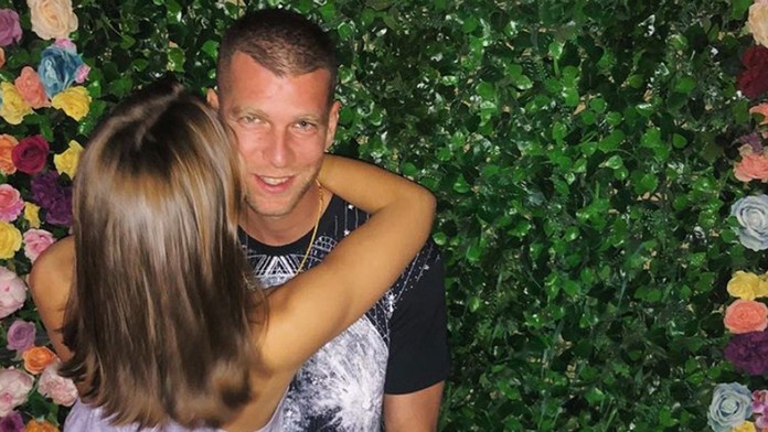 Majk Spirit s frajerkou