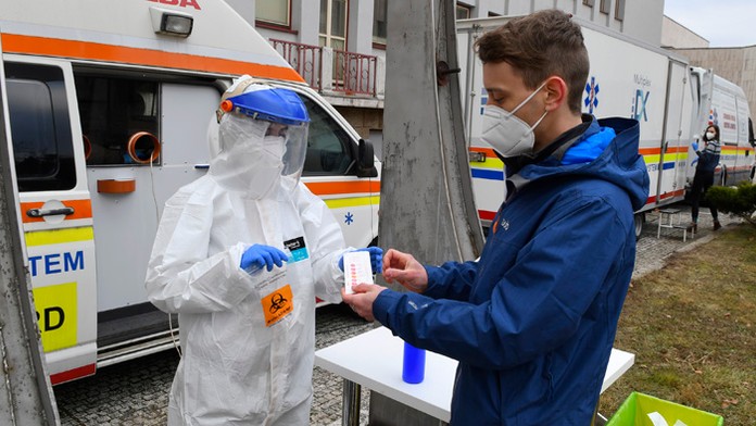 Mobilné odberové miesto pre LAMP testovanie v Prešove.