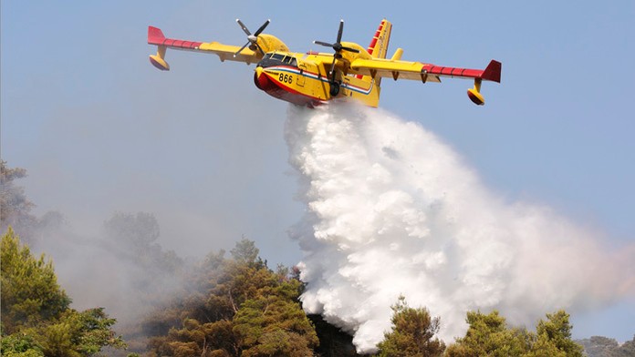 Rozsiahly lesný požiar bol aj v dedine Zabrdje na polostrove Pelješac na juhu Chorvátska.
