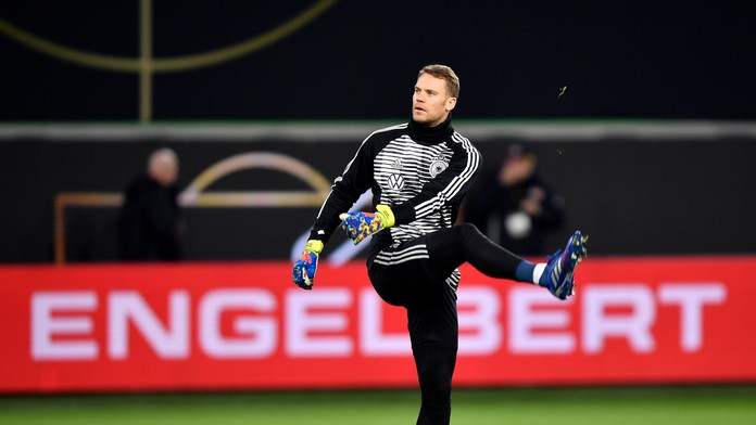Nemec Marc-André ter Stegen pred prípravou proti Srbsku.