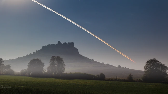 Snímka dňa, ktorú zverejňuje NASA, vznikla na Slovensku. Je na nej vzácny nebeský úkaz nad Spišským hradom