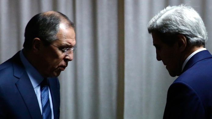 Šéf americkej diplomacie John Kerry  a jeho ruský rezortný kolega Sergej Lavrov.